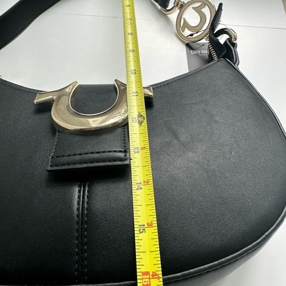 NWT Horseshoe Crescent Purse by True Religion Brand Jean. Shoulder bag. Black. - Picture 7 of 16